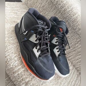 Nike Kyrie Infinity Fire and Ice basketball shoes Youth size 7.